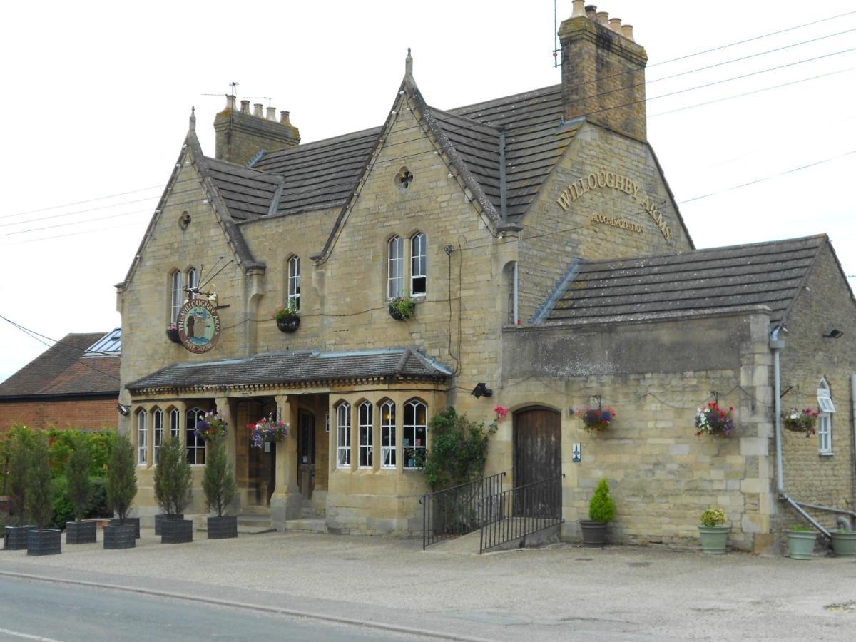 Willoughby Arms Hotel Little Bytham Eksteriør billede