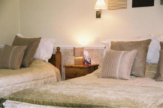 Willoughby Arms Hotel Little Bytham Eksteriør billede